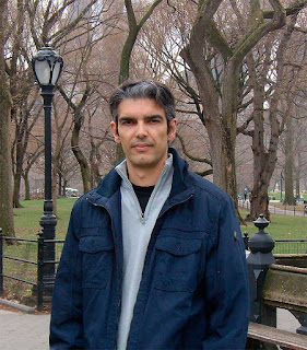 ARMANDO RODERA: “El oficio de escritor es duro y sacrificado, un trabajo solitario en el que inviertes muchas horas de tu tiempo”.